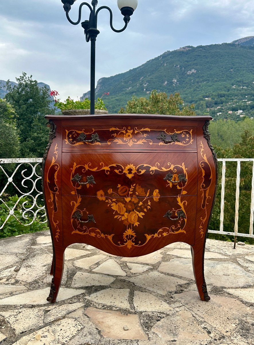 Petite Commode De Style Louis XV En Marqueterie De Bois De Rose époque XX Eme Siecle