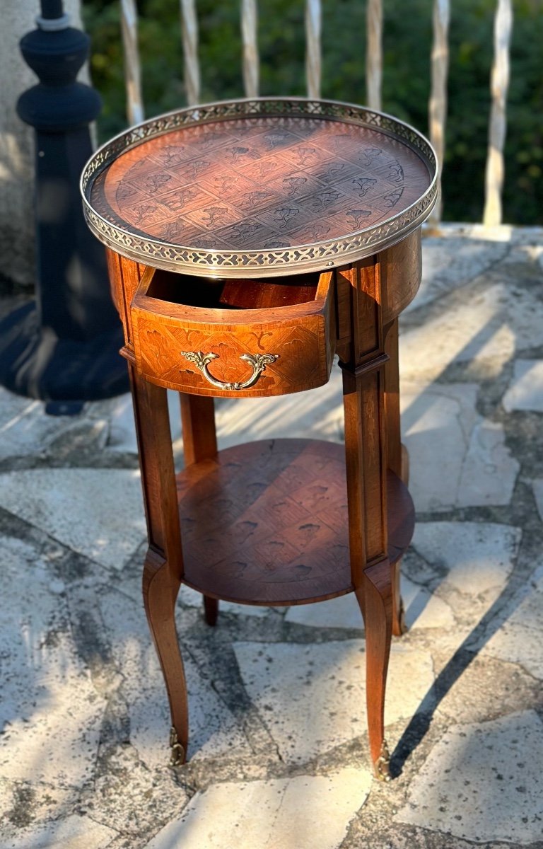 Elegant Small Marquetry Pedestal Table In Louis XV Style, 19th Century -photo-1