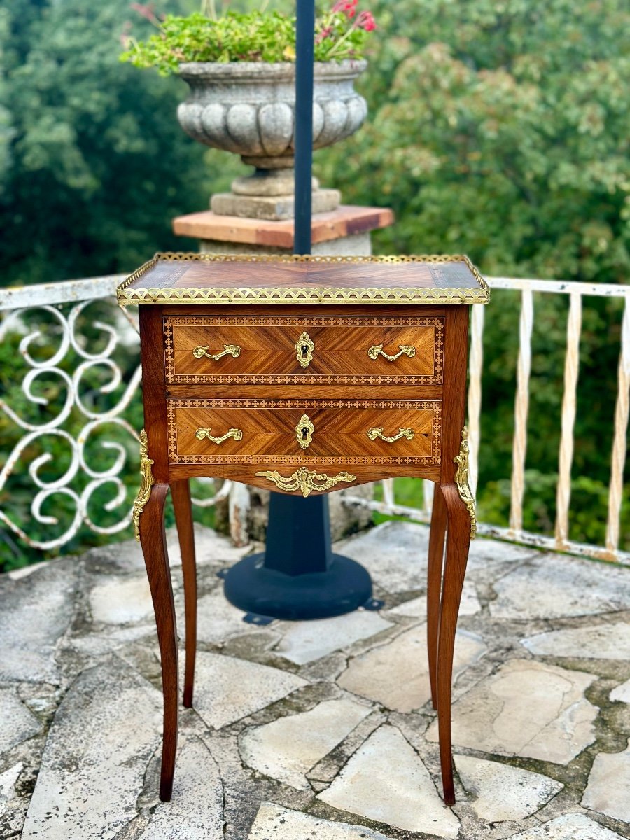 Small Louis XV Style Mahogany And Marquetry Commodine, 20th Century 