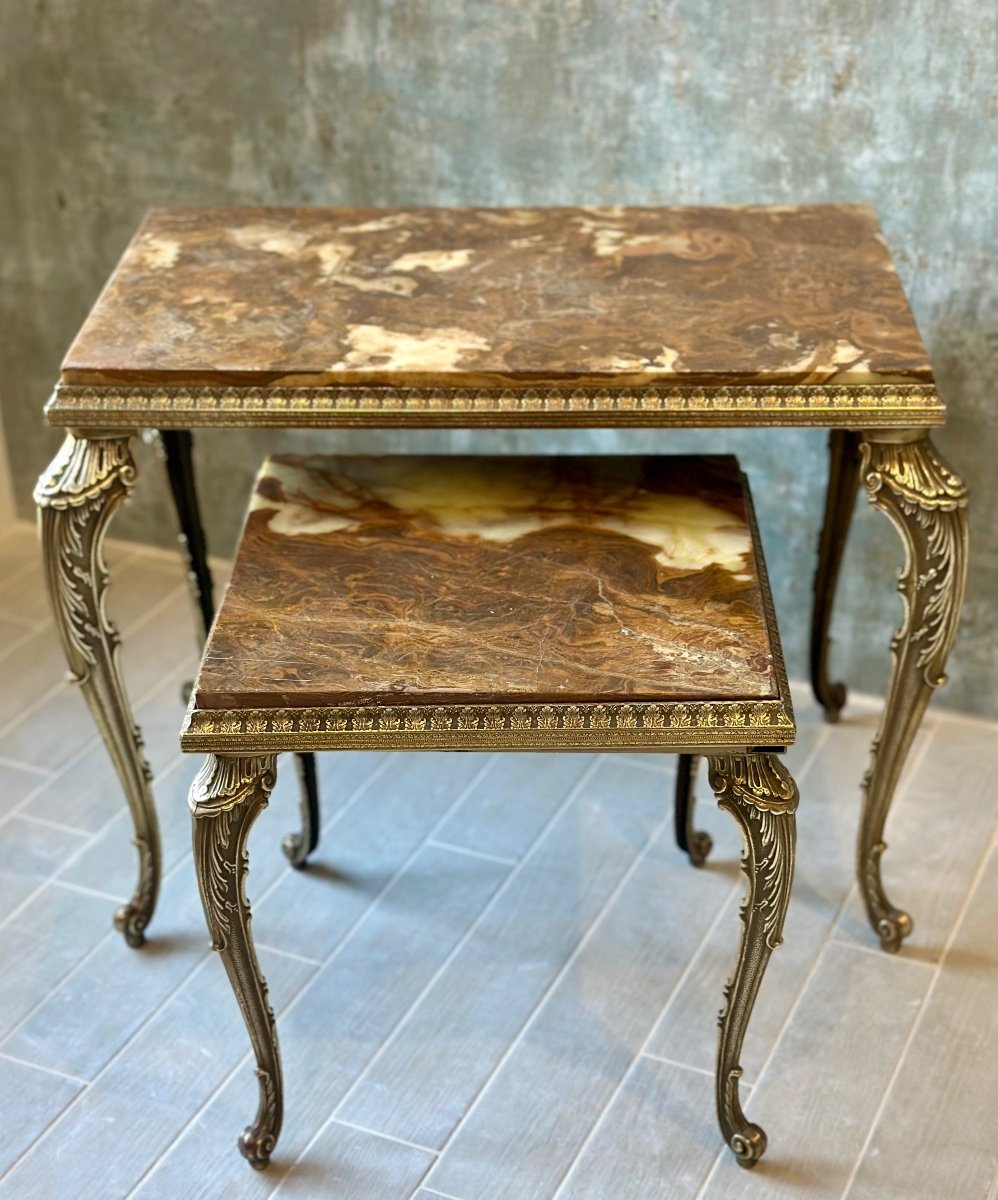 Set Of 2 Nesting Tables In Gilded Brass And Onyx Circa 1950