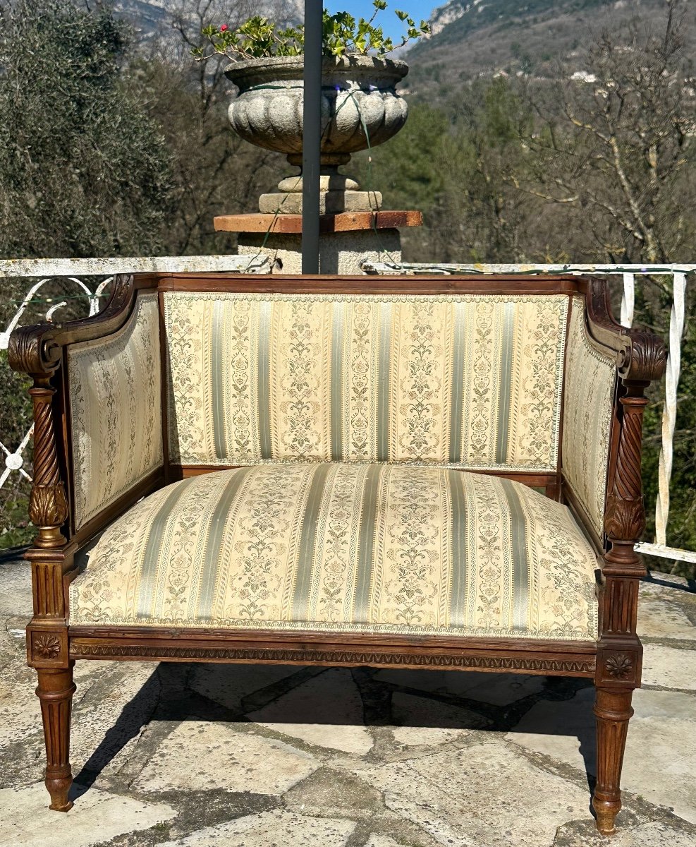 Fauteuil Bas De Style Louis XVI En Bois Finement Sculpté époque XIXeme Siècle -photo-2