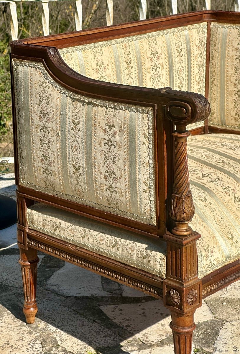 Fauteuil Bas De Style Louis XVI En Bois Finement Sculpté époque XIXeme Siècle -photo-3