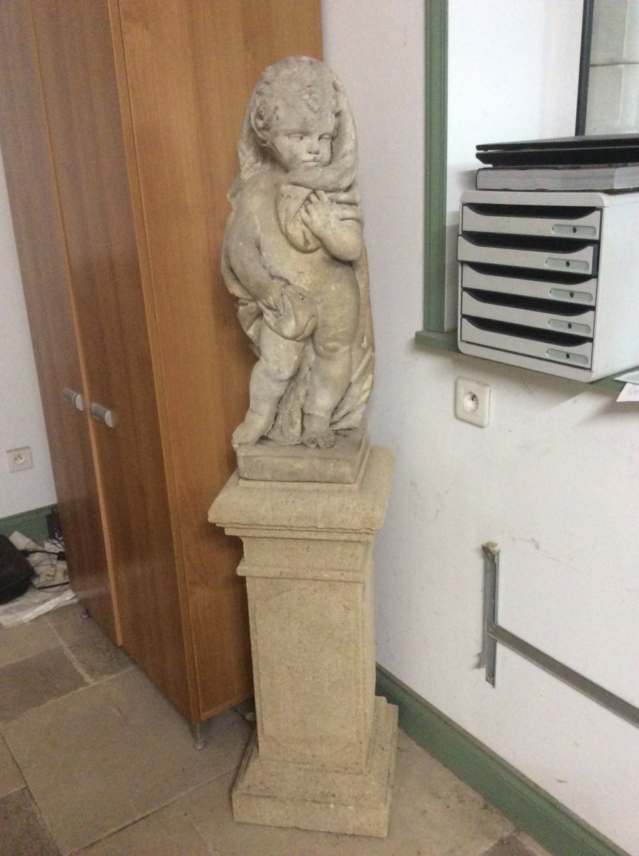 Putti 18eme Enpierre Calcaire Sur Socle 21eme