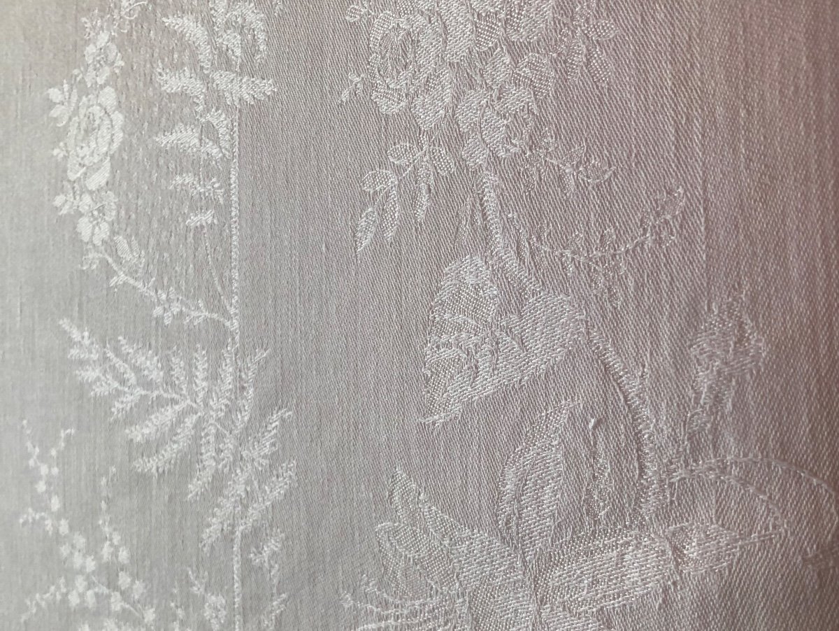 Bc Damask Tablecloth-photo-3