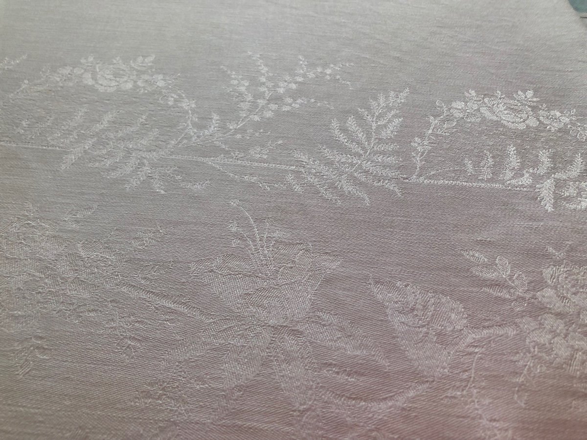 Bc Damask Tablecloth-photo-6