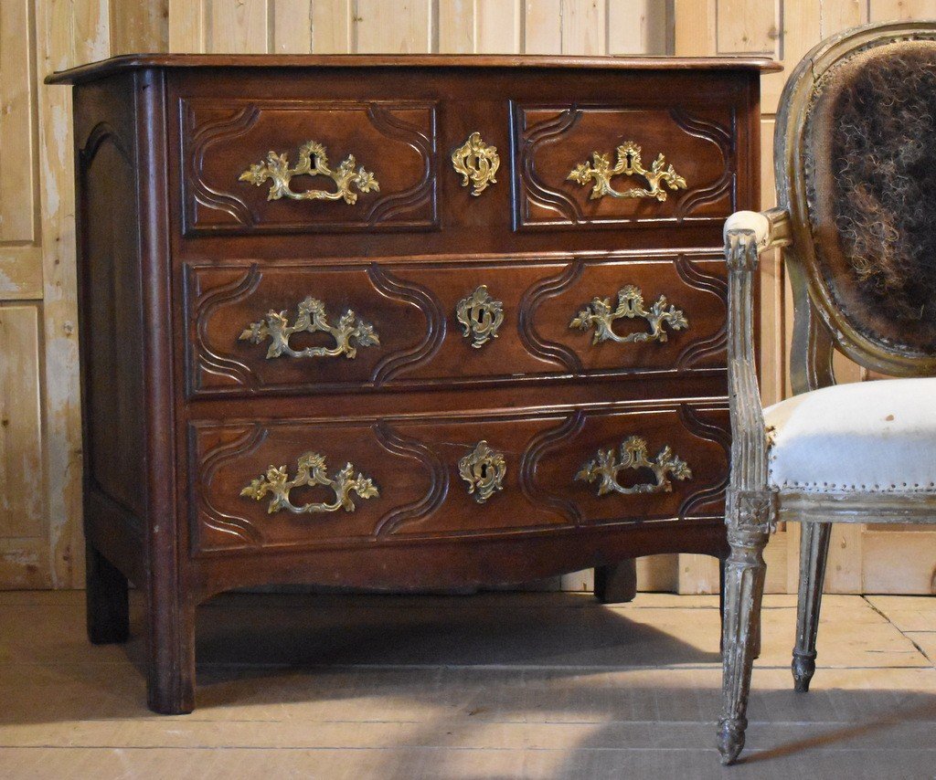 Commode Galbée en noyer