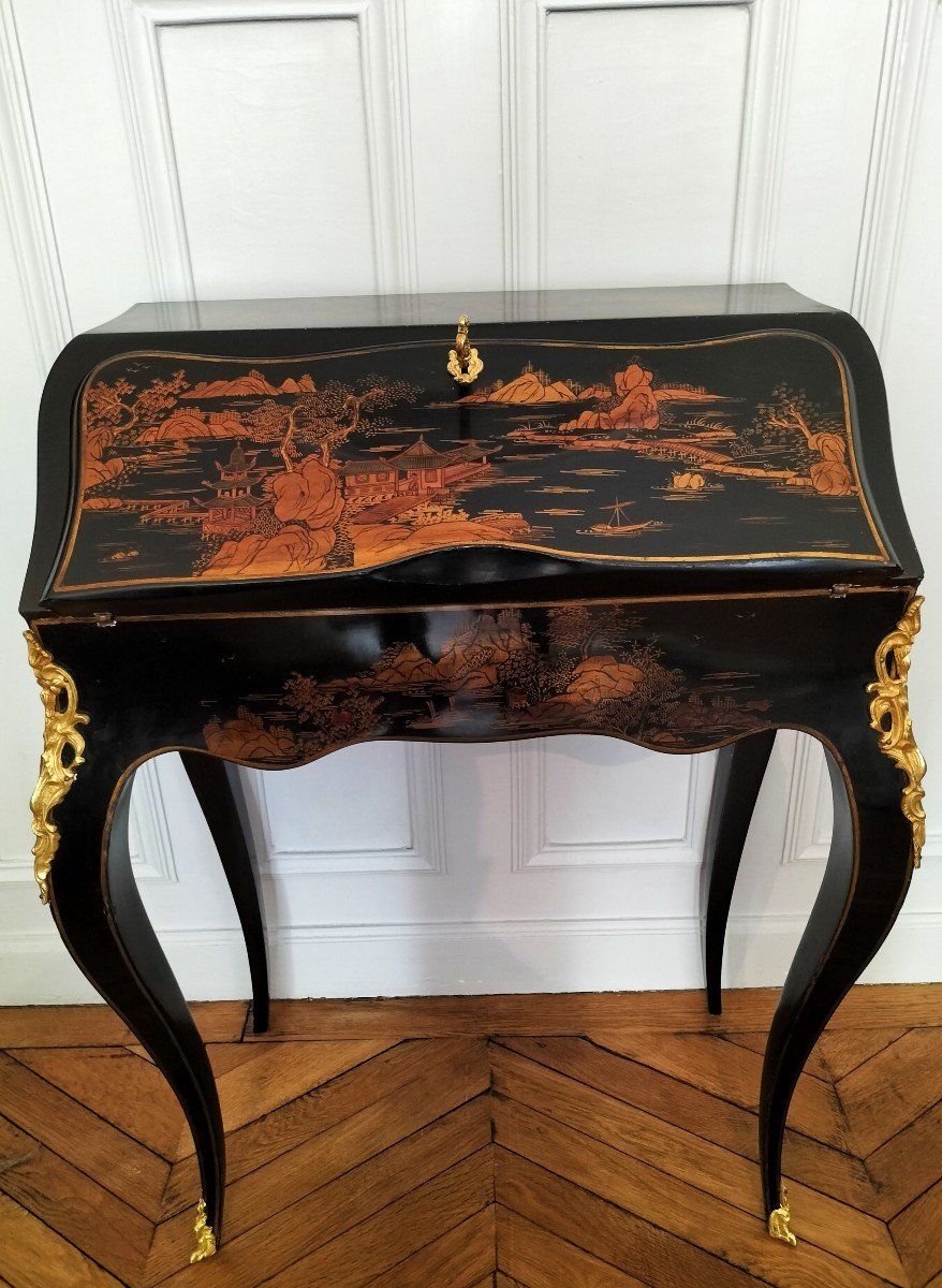 Slope Desk In Lacquer And Gilt Bronze