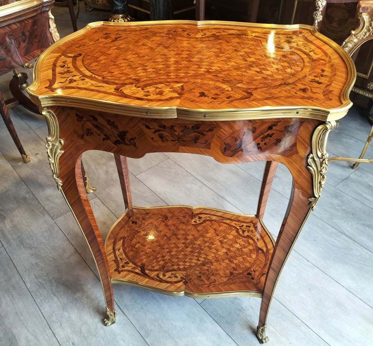 Table En Marqueterie Et Bronze Doré Estampillé Raulin Style Louis XV -photo-2