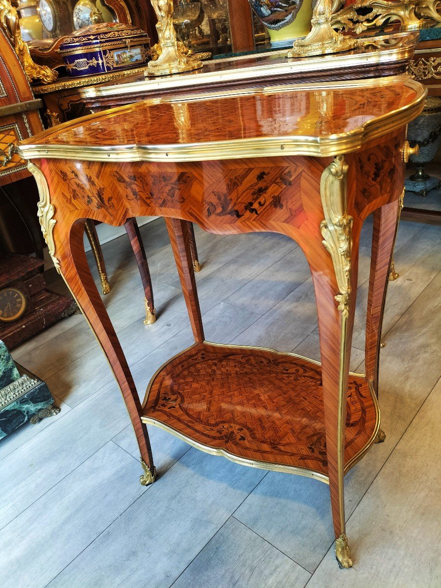 Table En Marqueterie Et Bronze Doré Estampillé Raulin Style Louis XV -photo-1