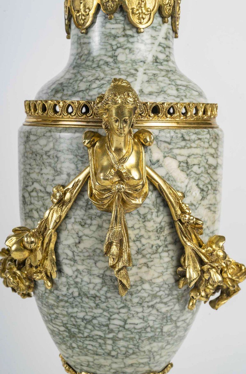 Pair Of Important Cassolettes In Marble And Gilt Bronze -photo-4