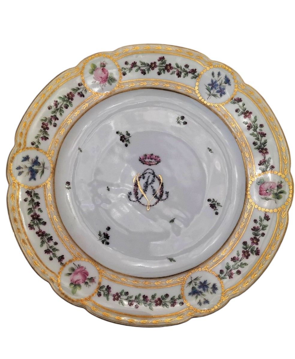 Paris 18th Century Clignancourt Plate 