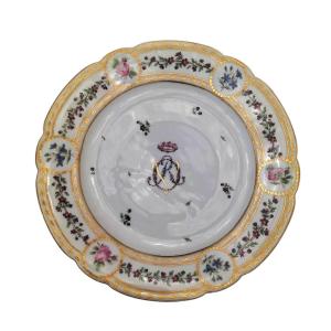 Paris 18th Century Clignancourt Plate 