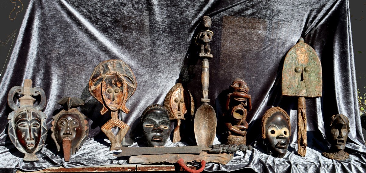 COLLECTION D'OBJETS D'ART AFRICAINS