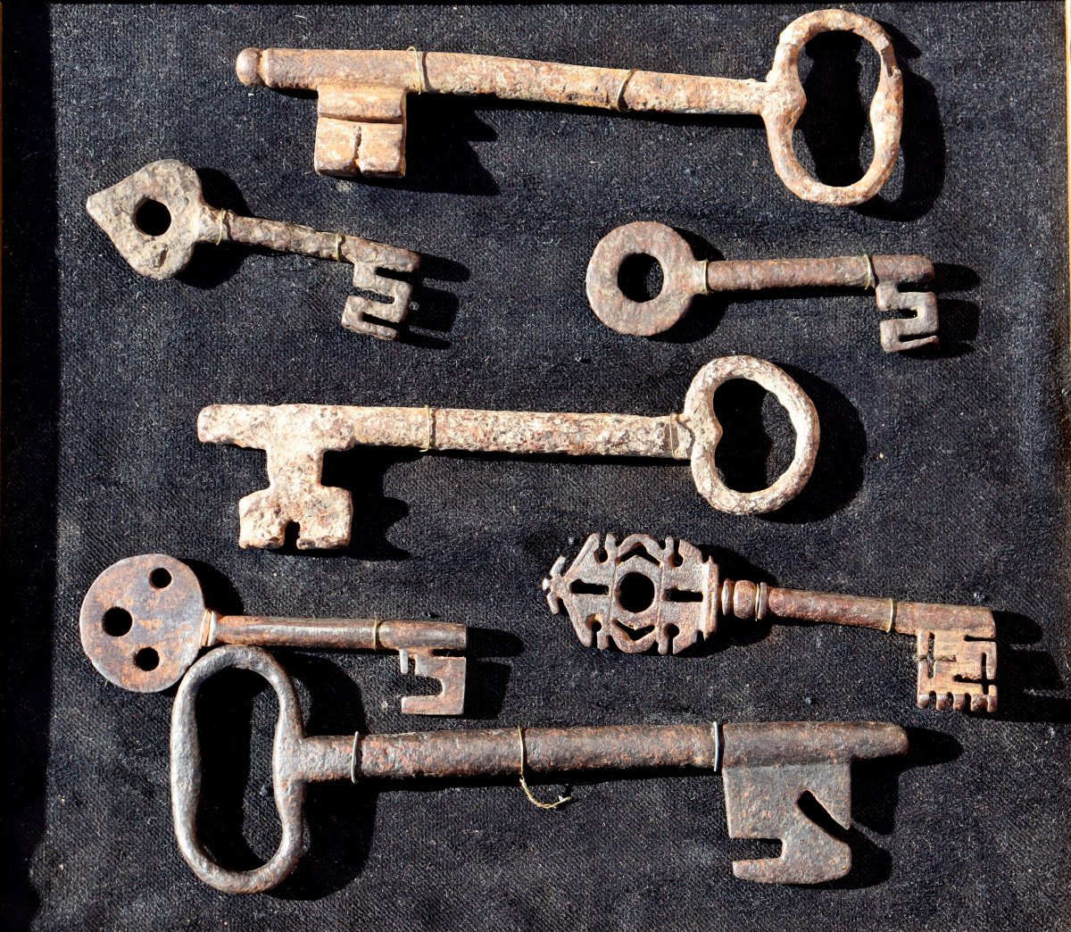 "charming Collection Of Old Keys"-photo-2