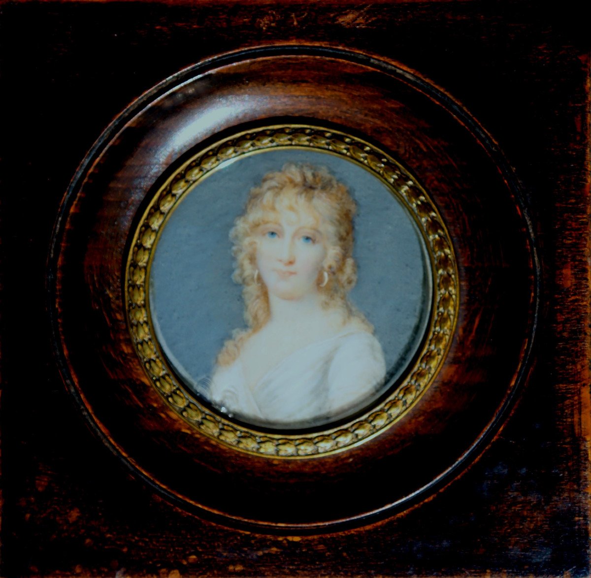 ECOLE FRANCAISE CIRCA 1810 :  MINIATURE "JEUNE FEMME BLONDE"-photo-2