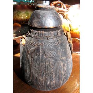 Oromo (ethiopia) : "old Monoxyl Milk Jug"