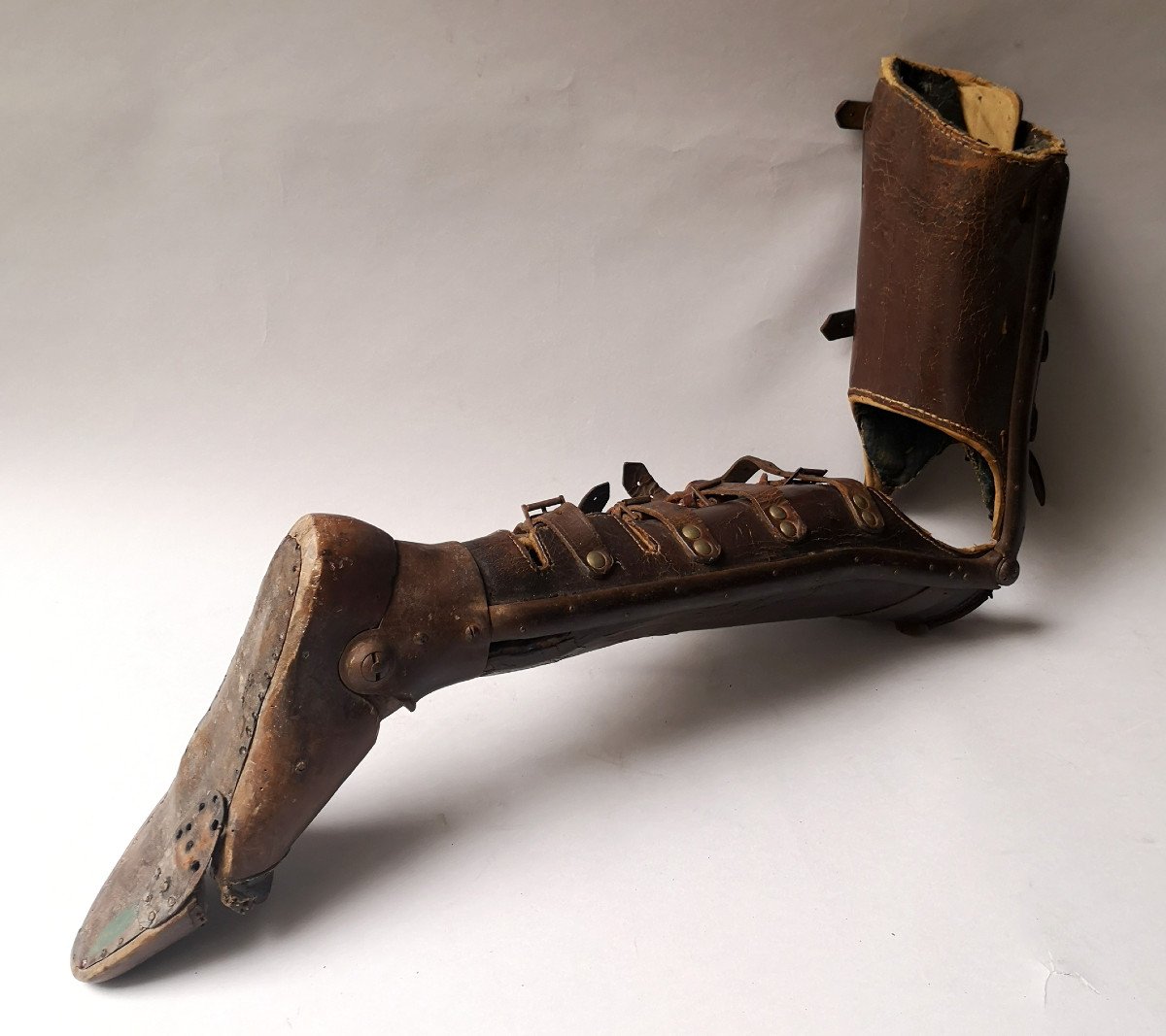 Leg Prosthesis With Wooden Foot-photo-3