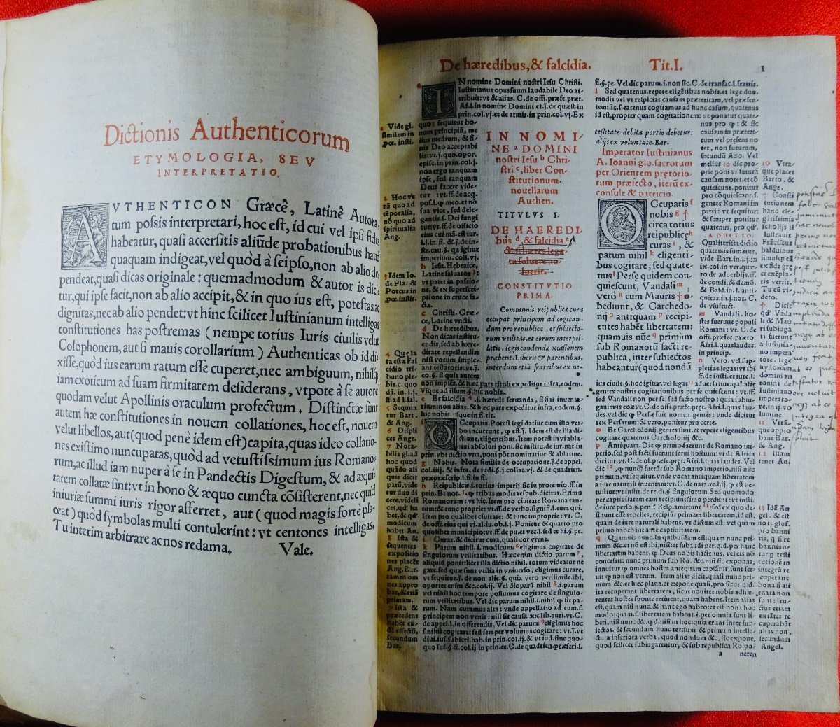 JUSTINIEN - Novellas constitutiones. Livre de Droit du 16ème siècle, imprimé à Lyon en 1551.-photo-1