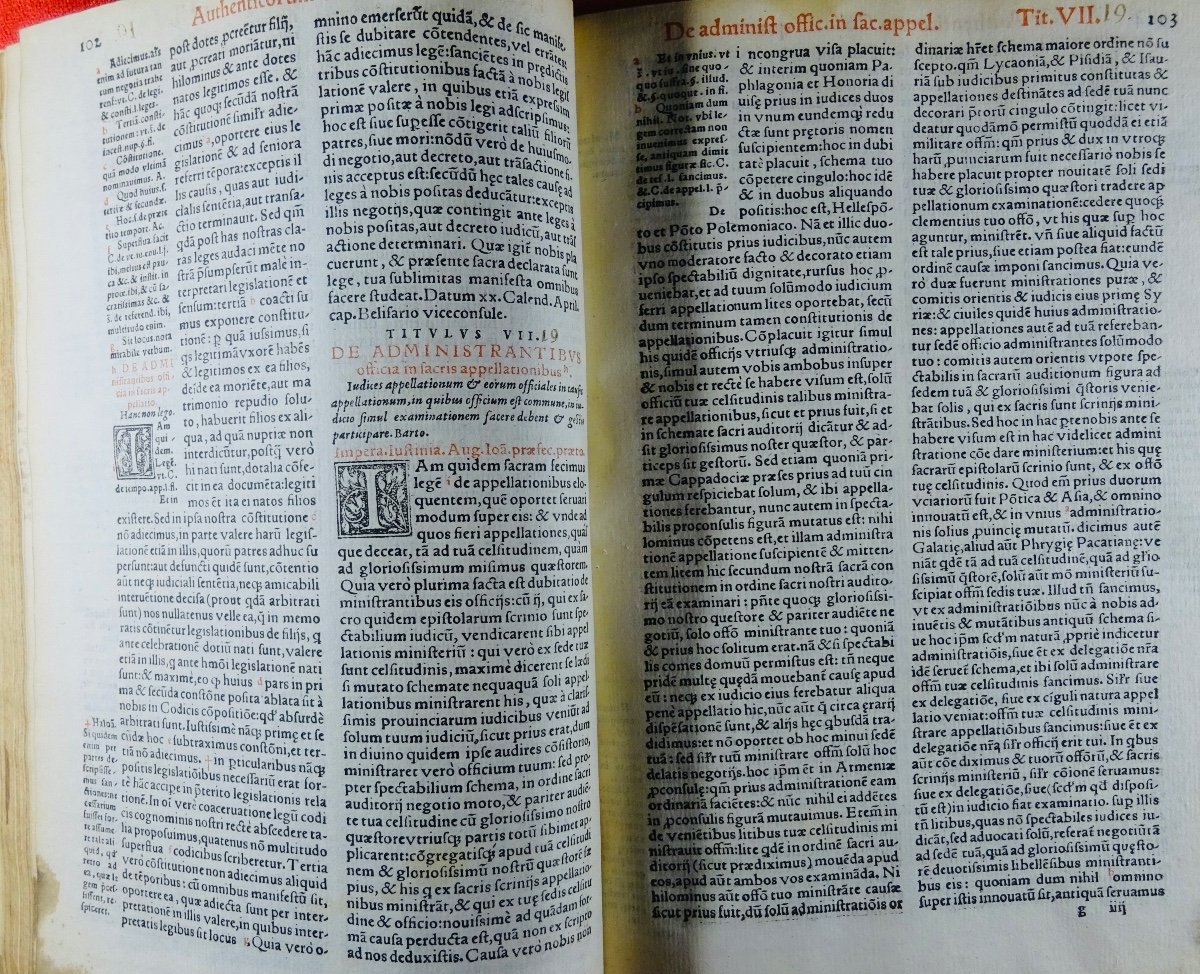 JUSTINIEN - Novellas constitutiones. Livre de Droit du 16ème siècle, imprimé à Lyon en 1551.-photo-2