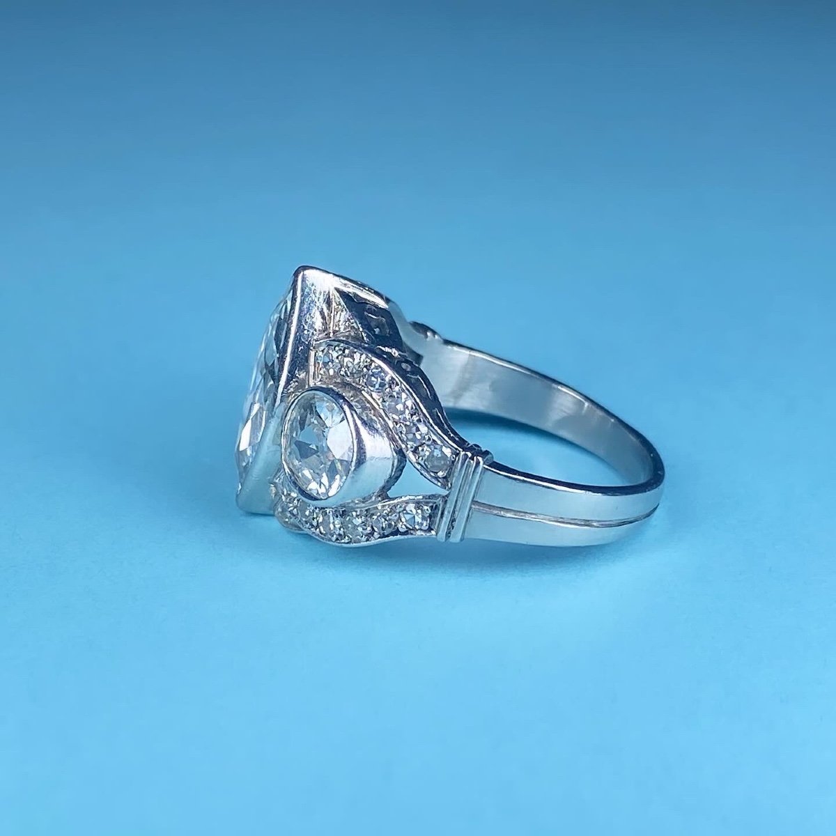 Art Deco Ring In Platinum And Diamonds-photo-4