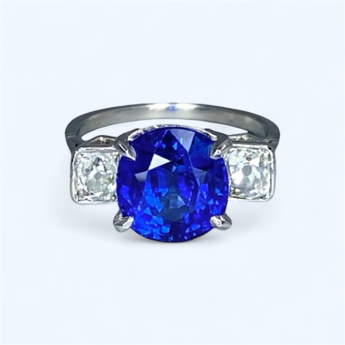 Art Deco Ring In Platinum, Sapphire And Diamonds