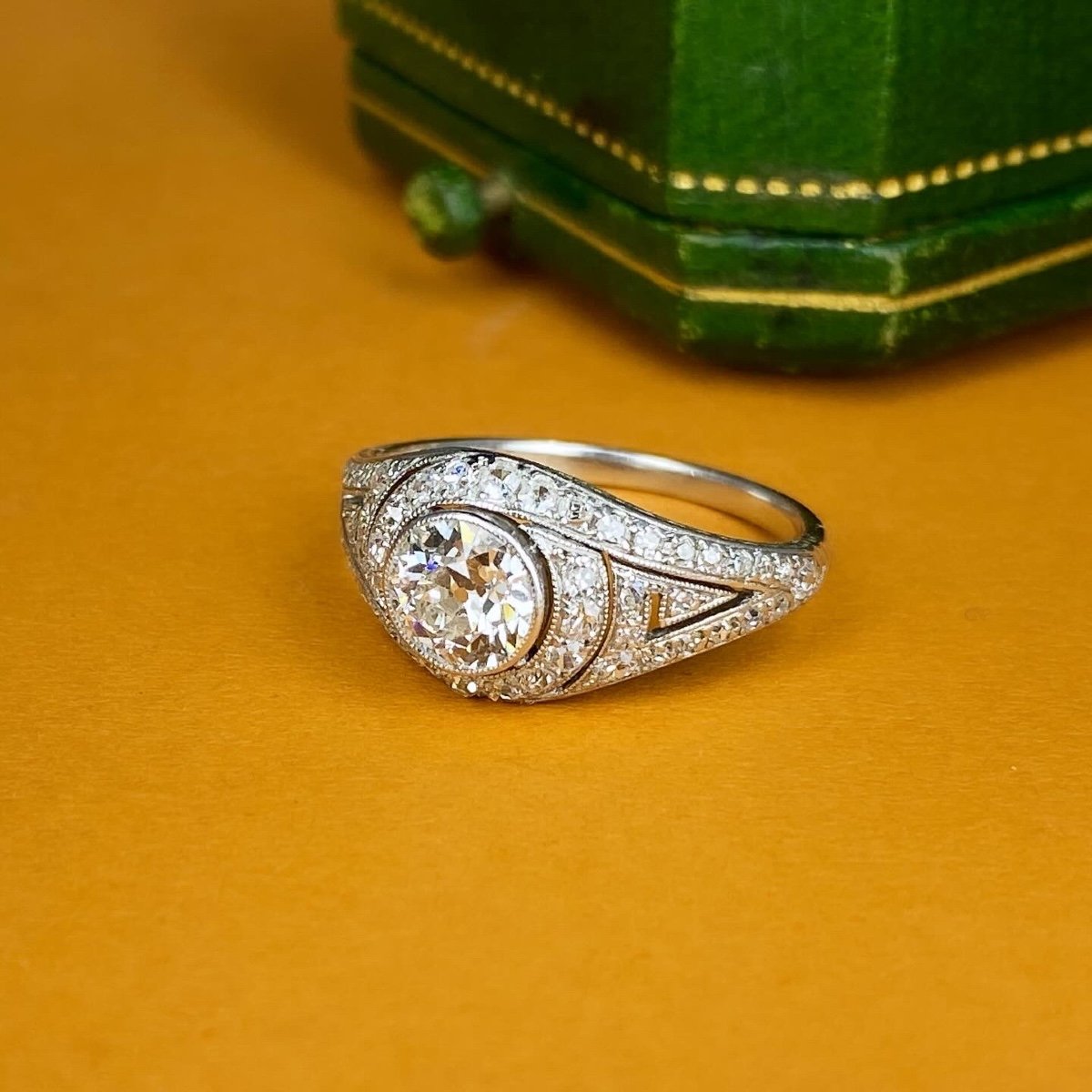 Art Deco Platinum And Diamond Ring-photo-2