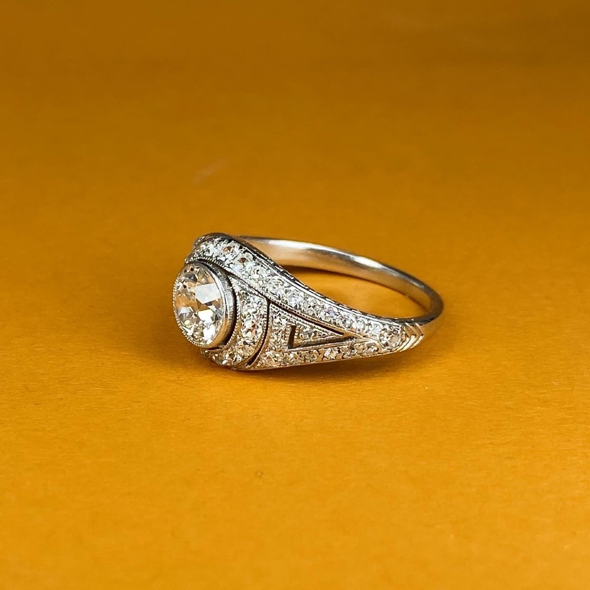 Art Deco Platinum And Diamond Ring-photo-1