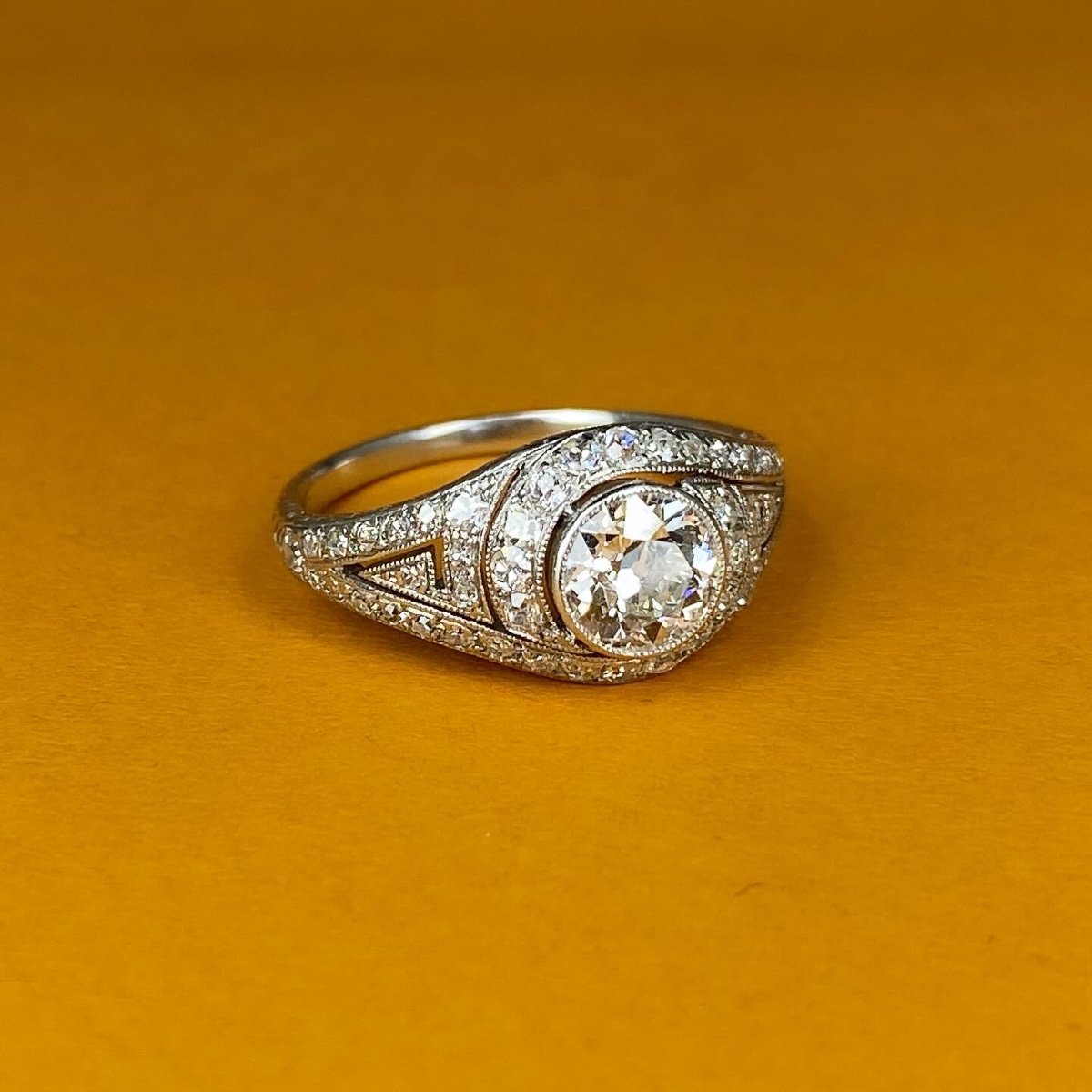 Art Deco Platinum And Diamond Ring-photo-2