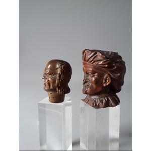 2 Small Heads In Carved Wood Of Flemish Origin