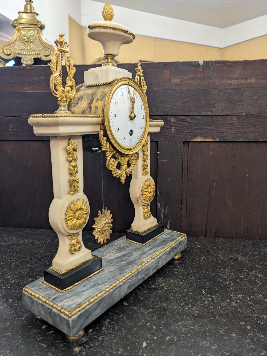 Louis XVI Period Portico Clock In Marble And Gilt Bronze.-photo-3