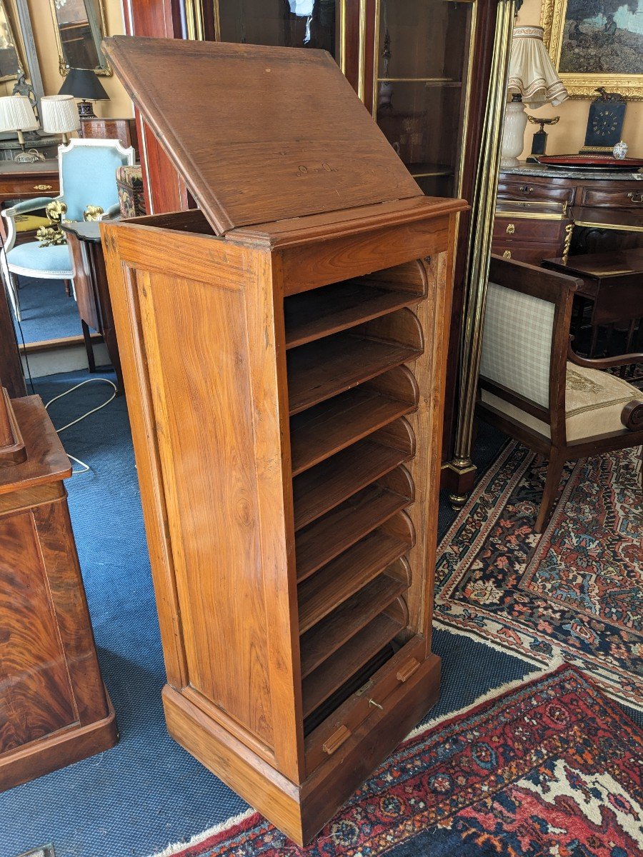 Curtain File Forming Natural Wood Lectern Early 20th Century.-photo-1