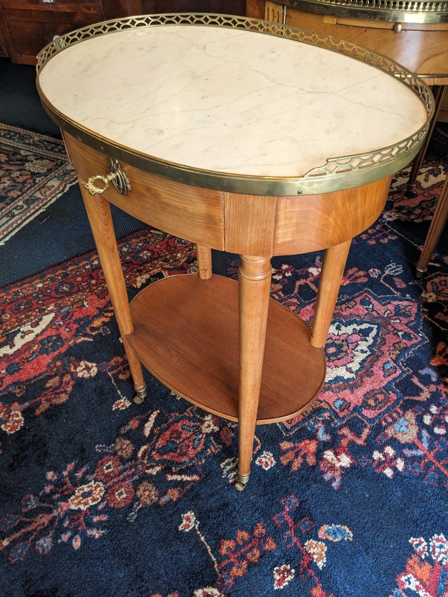 Small Louis XVI Period Oval Living Room Table In Blond Mahogany.-photo-3