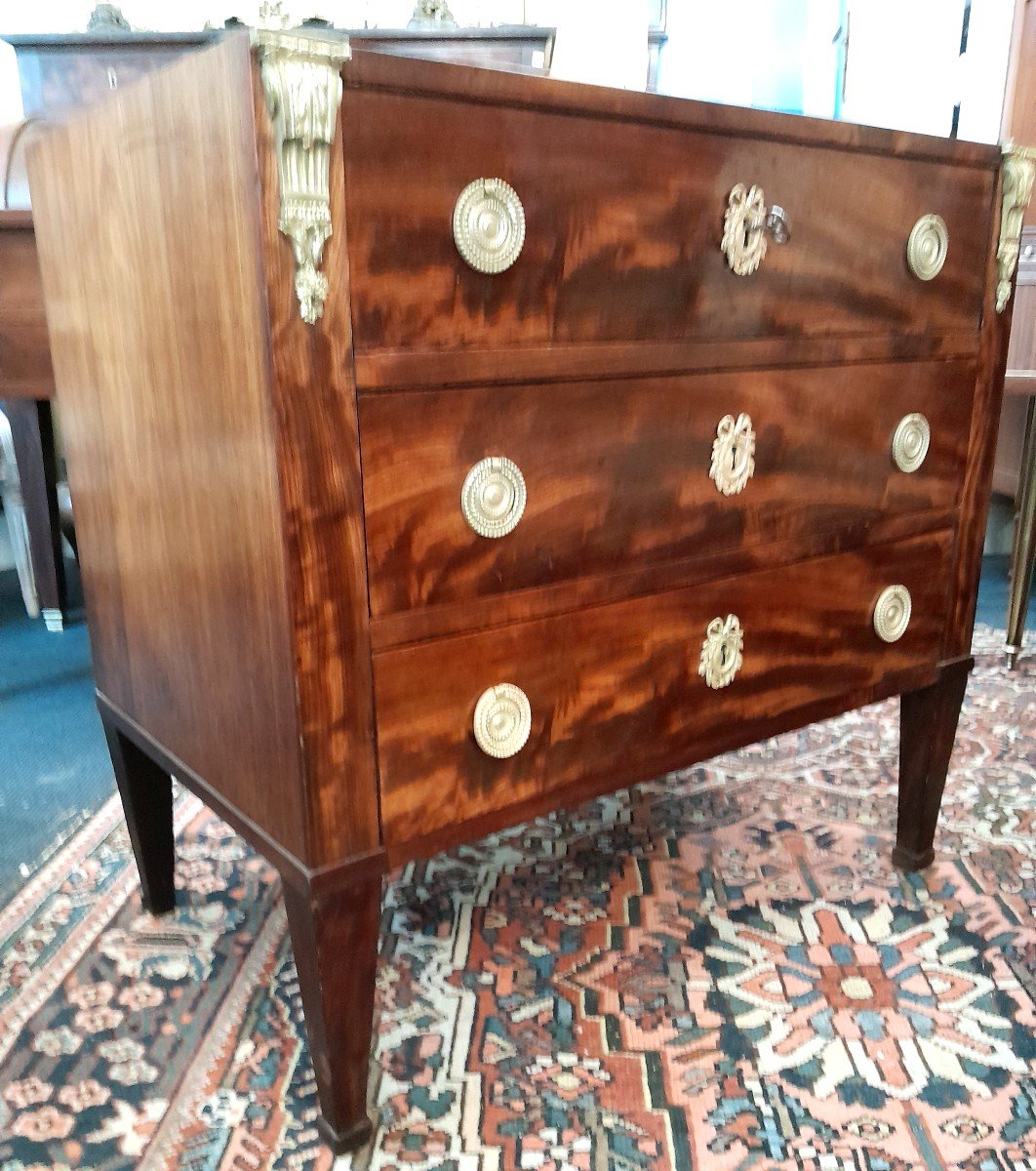 Petite Commode De Style Louis XVI En Acajou XIXème .-photo-2