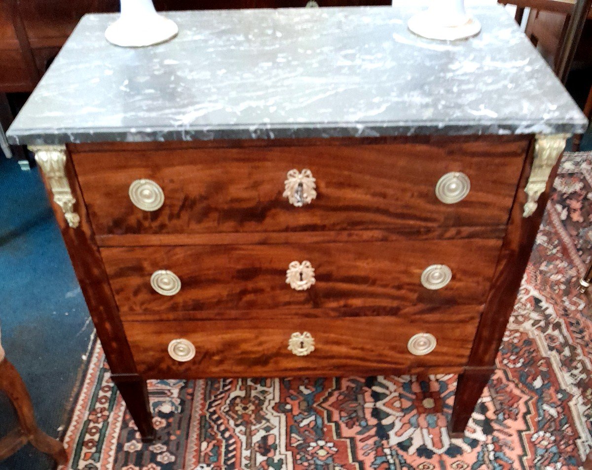 Petite Commode De Style Louis XVI En Acajou XIXème .-photo-3