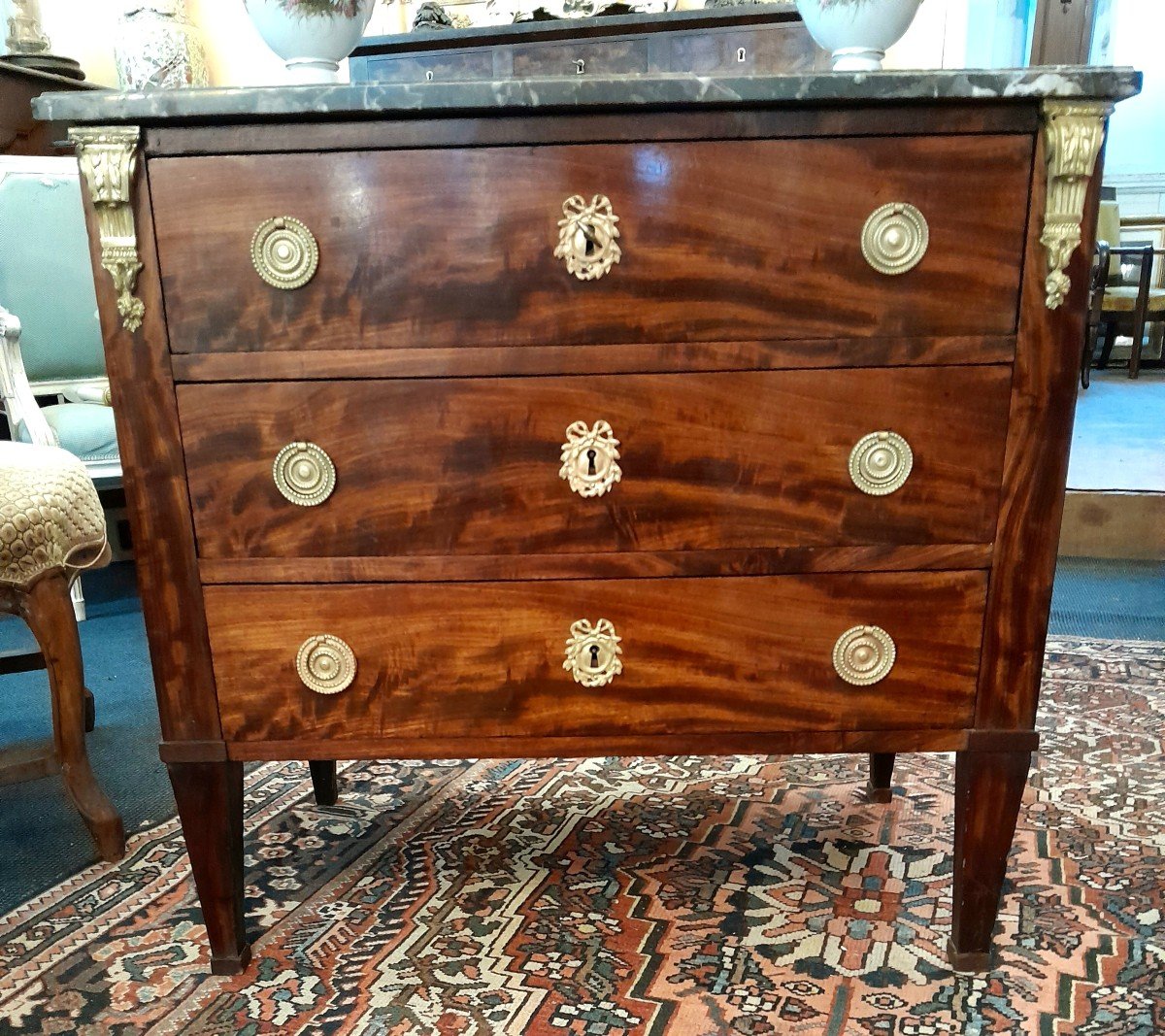 Petite Commode De Style Louis XVI En Acajou XIXème .