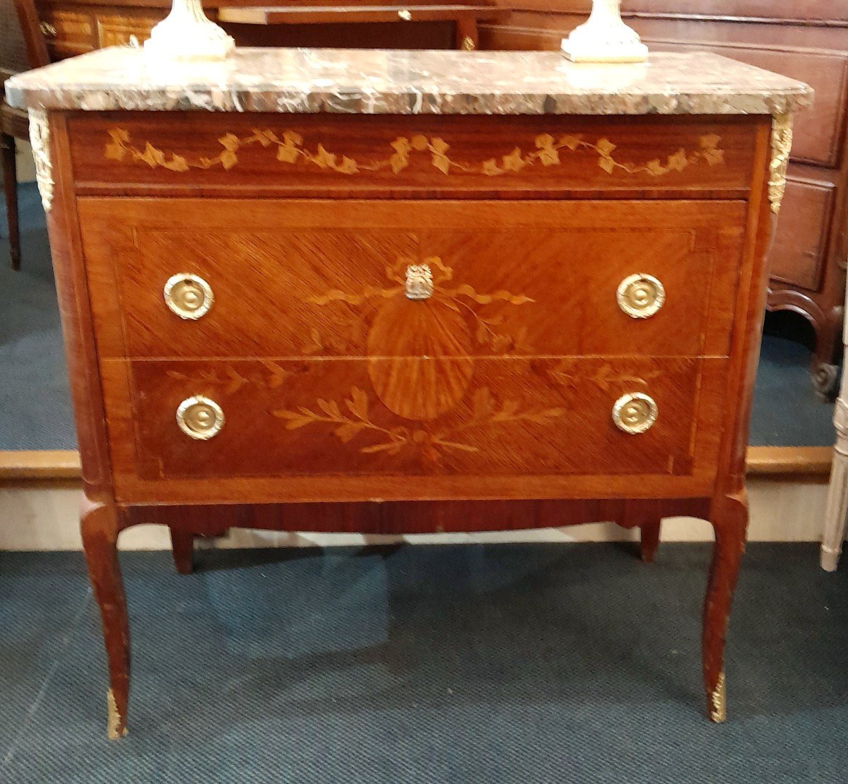 Petite Commode De Style Transition En Marqueterie d'époque 1900.