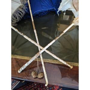 Set Of Three Umbrellas With Carved Bone Handles And Gold Pommels, Napoleon III Period