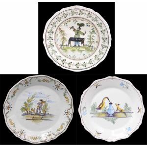 2 ASSIETTES FAIENCE FRANCAISES - dresseur chien et fable