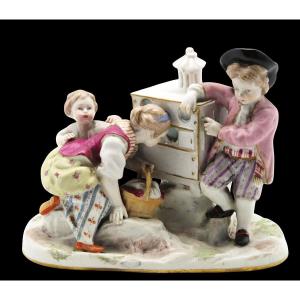 The Optical Box Showman Saxony Porcelain 19th Century