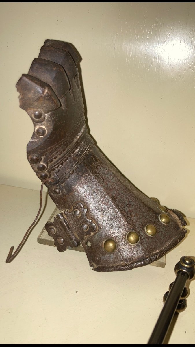 A Rare XV Century Gauntlet Armor -photo-3