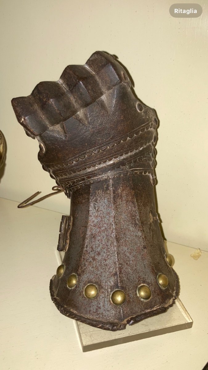 A Rare XV Century Gauntlet Armor 