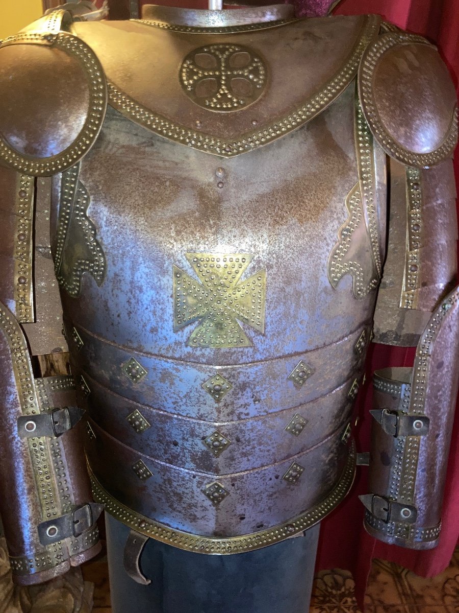 A Victorian Polish Winged Hussar Suit Armor -photo-1