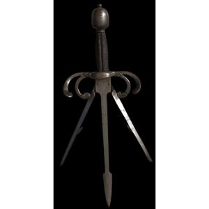 A Expanding Blade Left Hand Dagger 