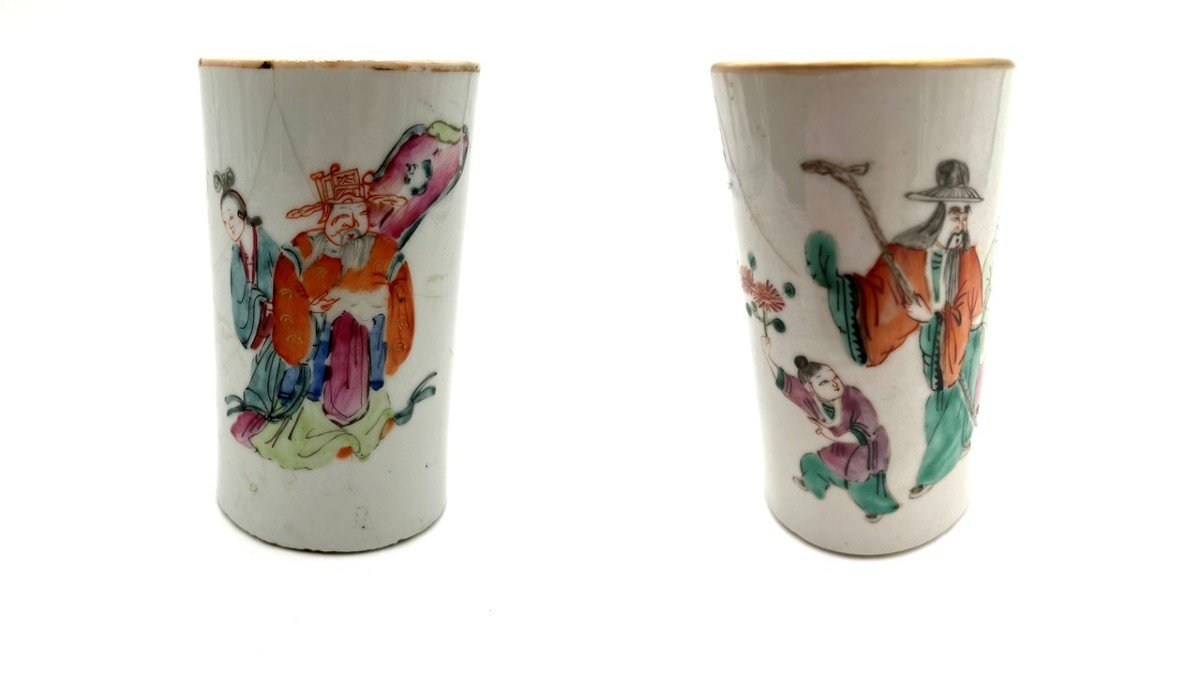 Two Brush Holders Decorated With Figures - Porcelain - China Tongzhi Period (1862–1874)