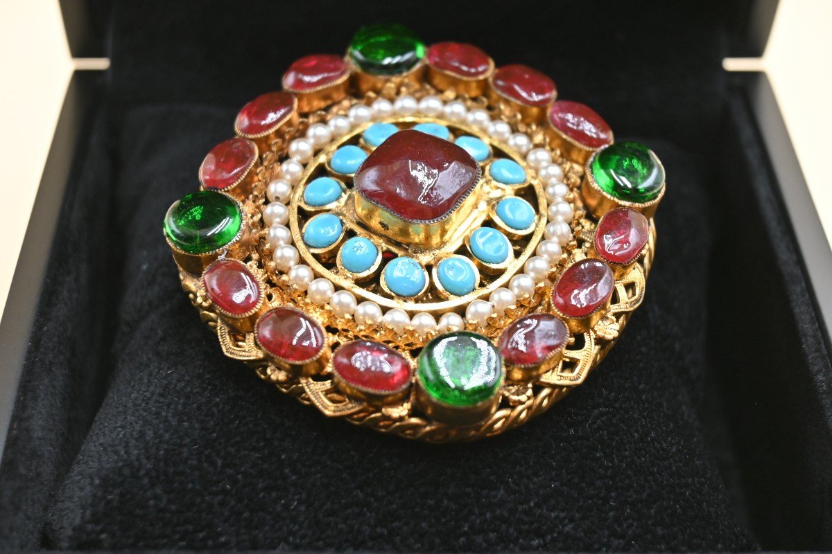 Gripoix Round Brooch For Chanel