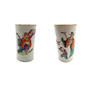 Two Brush Holders Decorated With Figures - Porcelain - China Tongzhi Period (1862–1874)