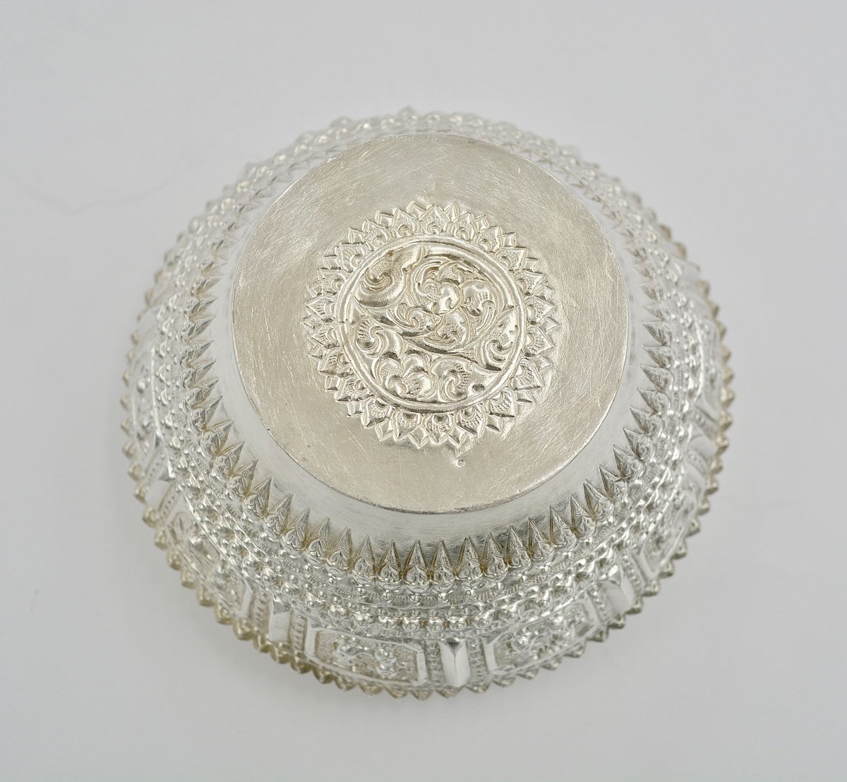 Early 20th Century Cambodian Silver Rice Bowl -photo-3