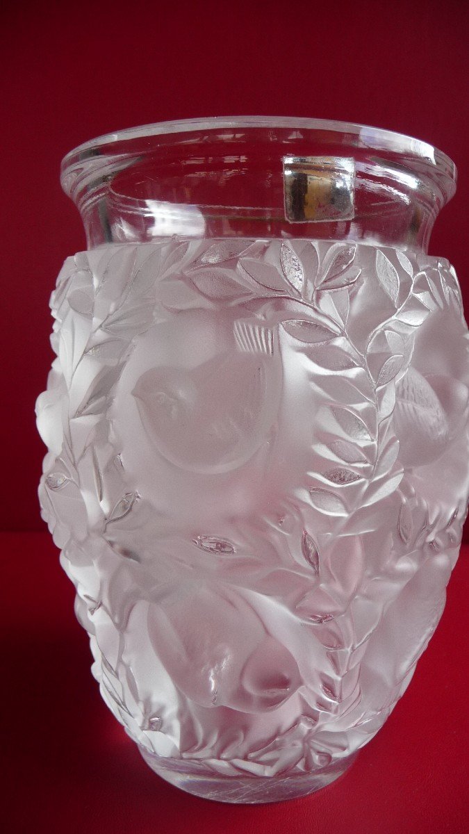Lalique: Crystal Bird Vase, Bagatelle Model, Circa 1950.-photo-2