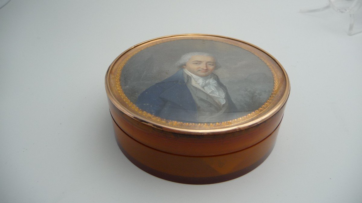 Beautiful 18th Century Tortoiseshell And Gold Box, With A Miniature Of Georges Nicolas Toussaint, Dit Dubourg 