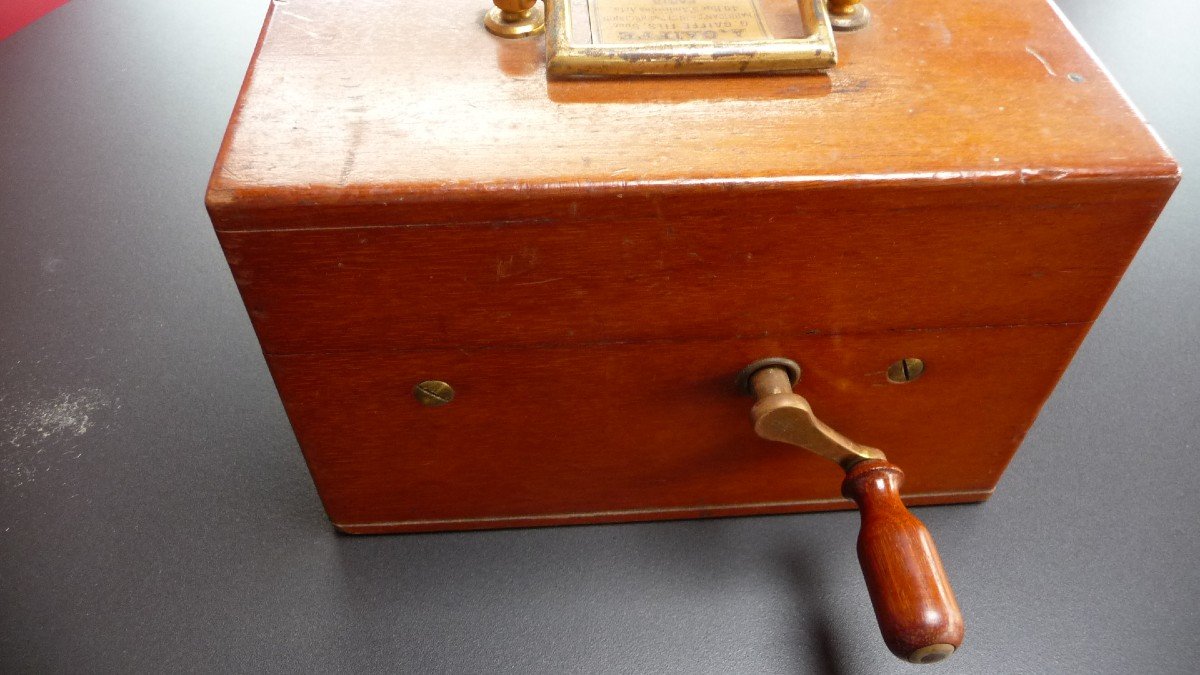 Clarke's Magneto-faradaic Apparatus For Electrotherapy. Mahogany Case, Circa 1870.-photo-4